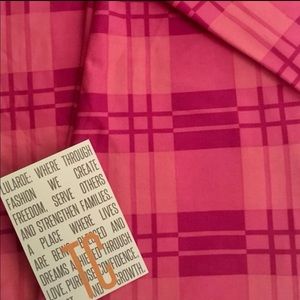 LuLaRoe Pants - Lularoe Pink Plaid Leggings TC ( fits L-XL) NWOT LuLaRoe Pants - Lularoe Pink Plaid Leggings TC ( fits L-XL) NWOT